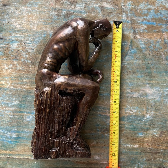 The Thinker Statue - Picture 4 of 9